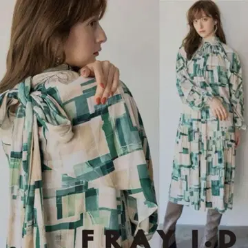 프레이 아이디 쉬폰 보타이 프린트 미디 원피스 새상품급