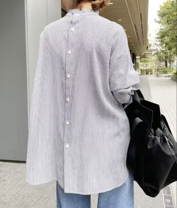 Spick & Span 스트라이프 하이넥 긴팔 블라우스