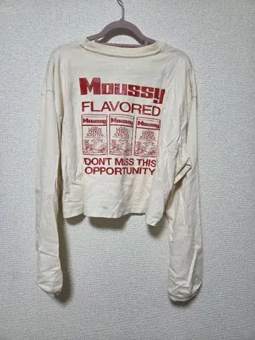 Moussy 크롭 긴팔 T셔츠 크림색