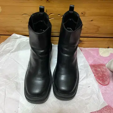 블랙 숏부츠 합성 피혁