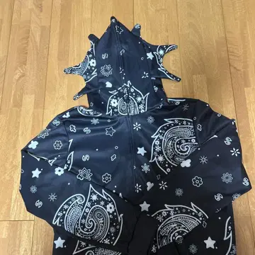 GLOGANG/글로그랭 풍 후드티