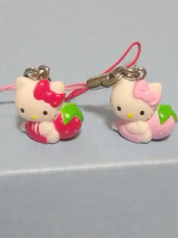 미사용 헬로키티 딸기 스트랩 2개 세트 2006년 헤이세이 레트로