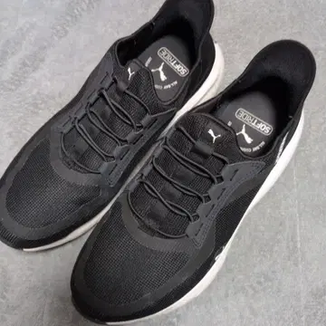 PUMA 소프트라이드 블랙 스니커즈