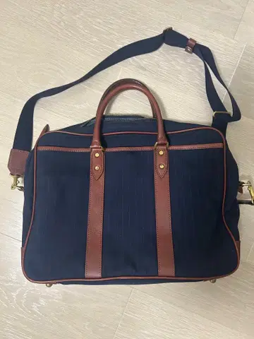 어쿠스틱 월드 네이비 비즈니스 백