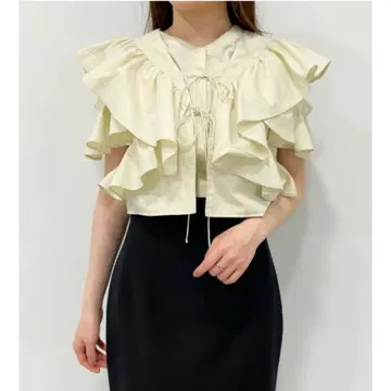 Cocodeal 프릴 볼레로 레이어 블라우스