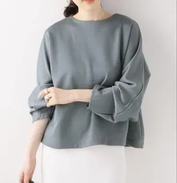 거의 새상품 IENA 글로시 컷 루즈 풀오버