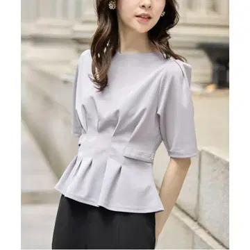 사이드 벨트풍 모티브 부착 허리 반팔 상의 tocco closet