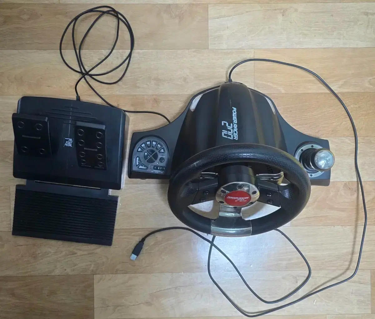 트러스트마스터 페라리 레이싱휠 #레이싱휠,#페라리,#트러스트마스터,#자동차,#핸들 on Bunjang Global Site.