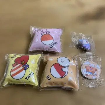 TATA, RJ, COOKY, SHOOKY 등 BT21 쿠라스시