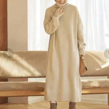 새상품급 플라주 베이지 터틀넥 니트 원피스 프리 베이지