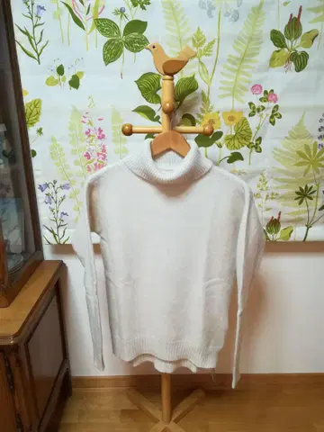 PoshAlma 아이보리색 터틀넥 스웨터 M