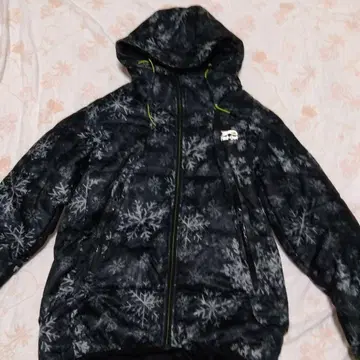Find-Out 눈꽃 패턴 다운 자켓 L 사이즈