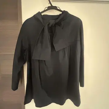 J&M DAVIDSON 네이비 컬러 보타이 블라우스 8