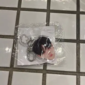 treasure 요시 얼굴 아크릴 키링 화남