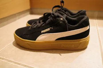 PUMA 스니커즈
