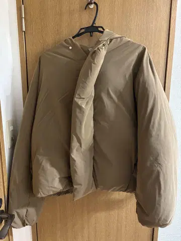 후드 부착 다운 자켓 숏 기장