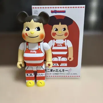 베어브릭 후지야 밀키 페코짱 밀키 삼각형 모자 디자인 400%