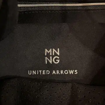 MNNG 유나이티드 애로우즈 별주 블랙