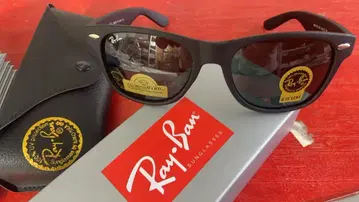 RayBan 기무라 타쿠야 WAYFARER 매트 블랙/라이트 그레이