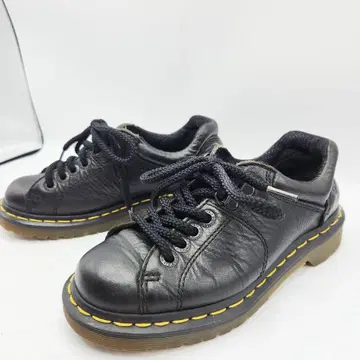 닥터마틴 4홀 블랙 11864
