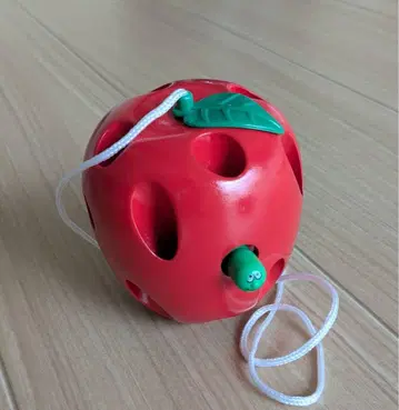 사과 끈 꿰기