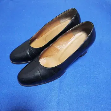BELL FLORRIE 가죽 펌프스 5cm 힐 광택 발꿈치