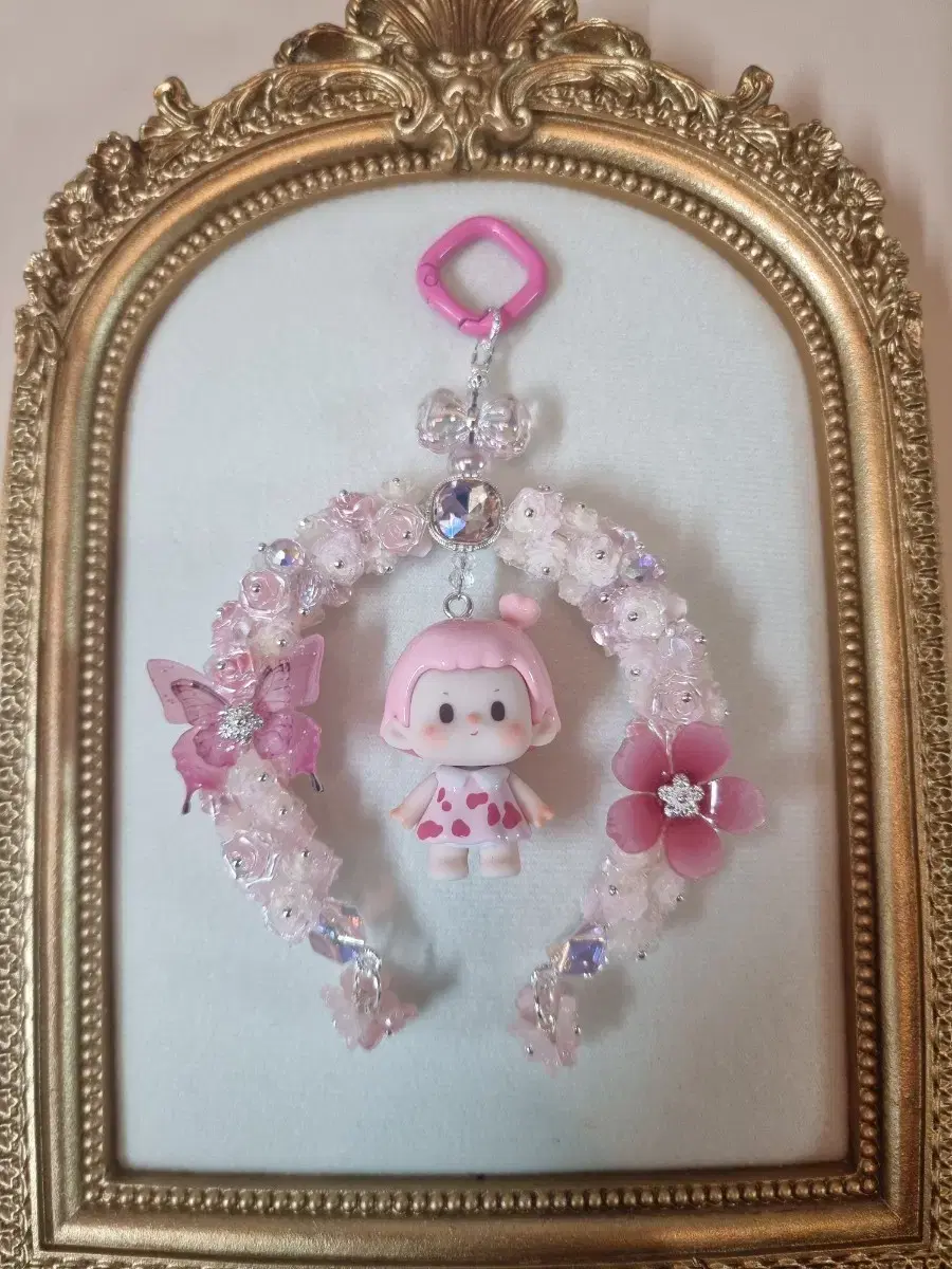(Genuine Figure) Childhood Chinese Girl Figure Macrame Bead Keychain
