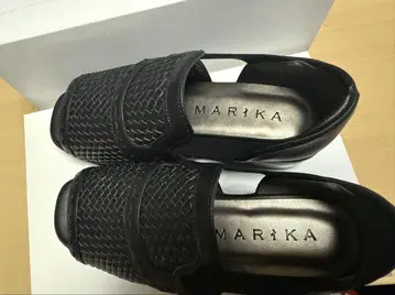 MARIKA 5E 메쉬 디자인 샌들 블랙 22.5cm