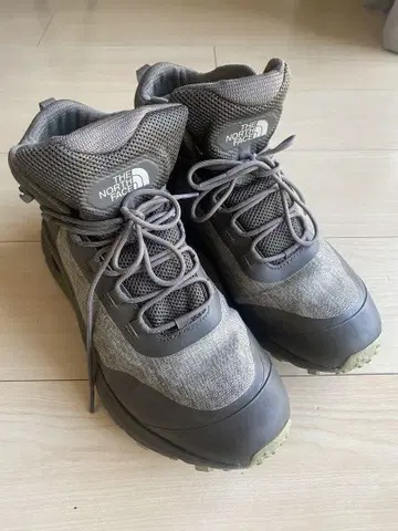 THE NORTH FACE XTRATUF 등산화 그레이