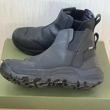 KEEN REVEL lV CHELSEA M WP 26cm