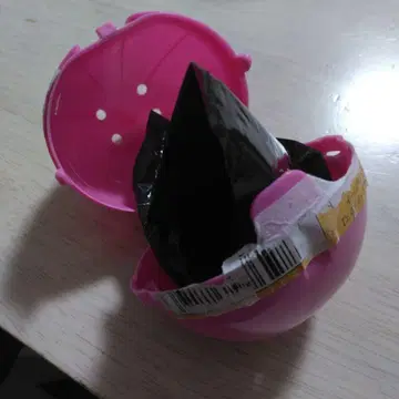 핑크 캡슐 완구