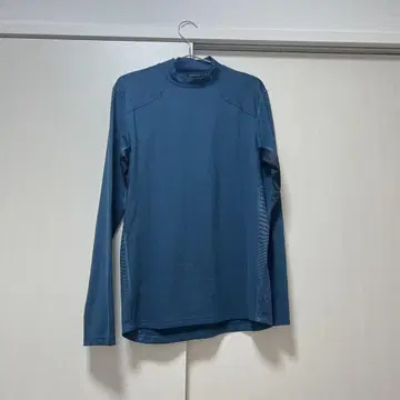 언더아머 다크 블루 긴팔 셔츠