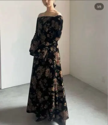 Ameri FLOWER PRINT VELOUR DRESS