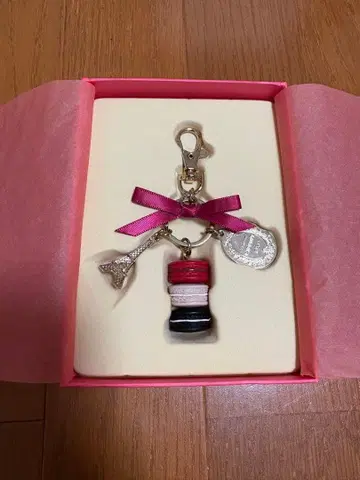 [ 미사용 새상품 ] 라뒤레 마카롱 키링