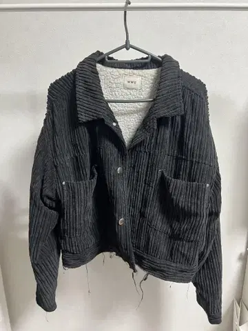 W.W.G 블랙 코듀로이 크롭 자켓 보아 소재
