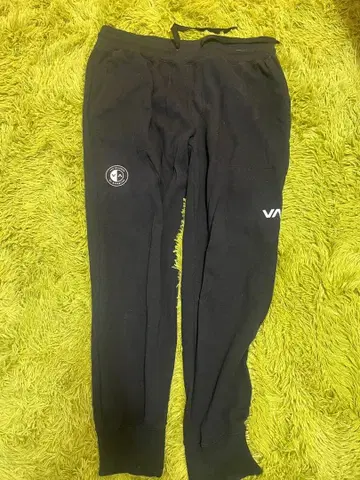 RVCA 블랙 스웨트 팬츠