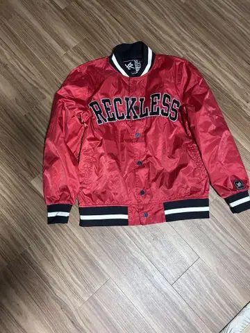 Young & Reckless 퀼팅 봄버 재킷 빨간색