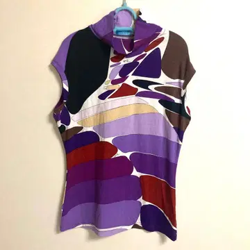 EMILIO PUCCI 에밀리오 푸치 슬리브리스 하이넥 티셔츠