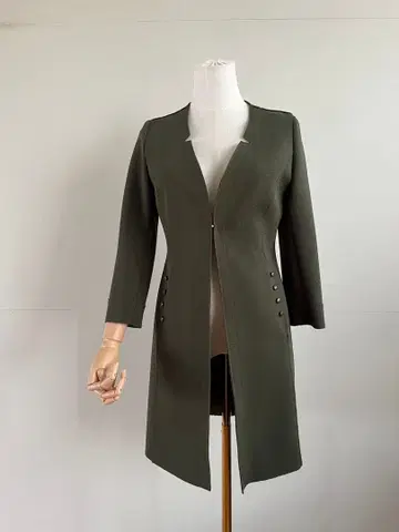 올리브 그린 롱 코트