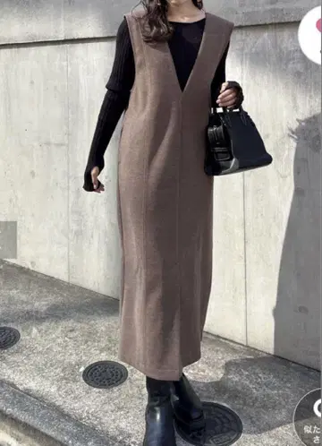 카프리슈 레마쥬 오버롤 스커트 뒷면 V 오버롤 스커트