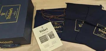 Tricker's 상자와 봉투만