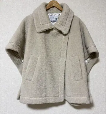SYSORUS 시소러스 보아 케이프 코트