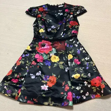 앨리스 앤 올리비아 원피스