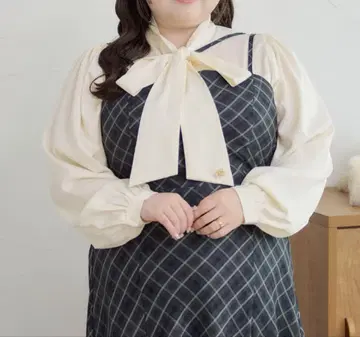 참 포함 롱 슬리브 보타이 블라우스