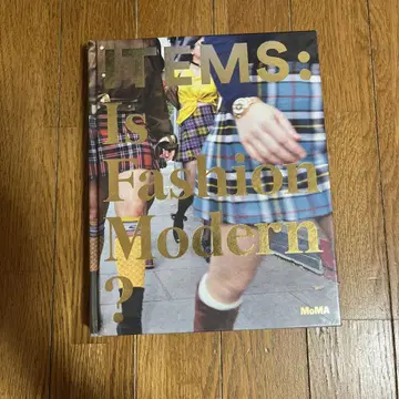 MoMA 도서 ITEMS: is fashion modern?