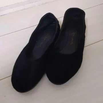 요건 레일 블랙 플랫슈즈