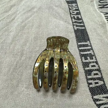 메두사의 유산 올리브 그린 요가 빅 클립