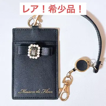 Maison de FLEUR 펄 비쥬 인조 가죽 리본 패스 케이스