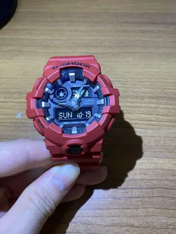G-SHOCK GA-700 레드