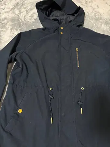 BEAMS HEART 네이비 마운틴 후드티
